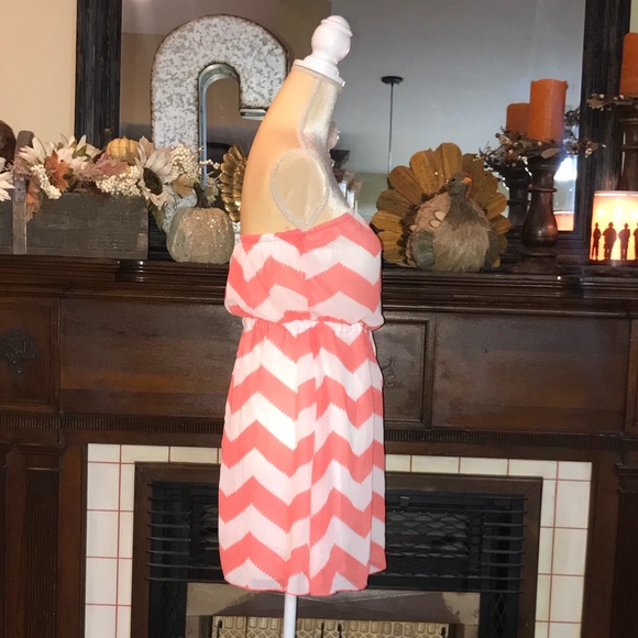 ❤️ CHARLOTTE RUSSE- Strapless Chevron Print Dress - Picture 2 of 3